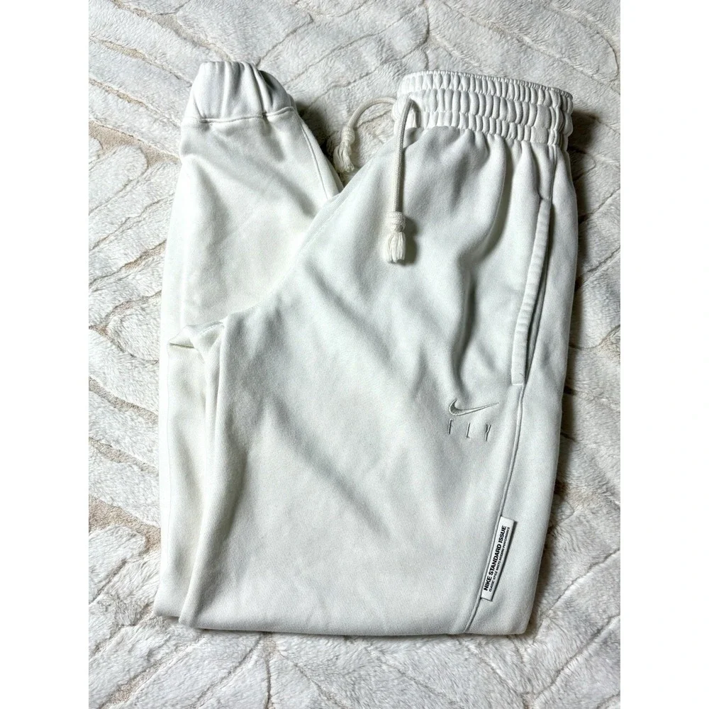 NWT Nike XS Standard‎ Fit Cream Sweatpants Sweats RV $45